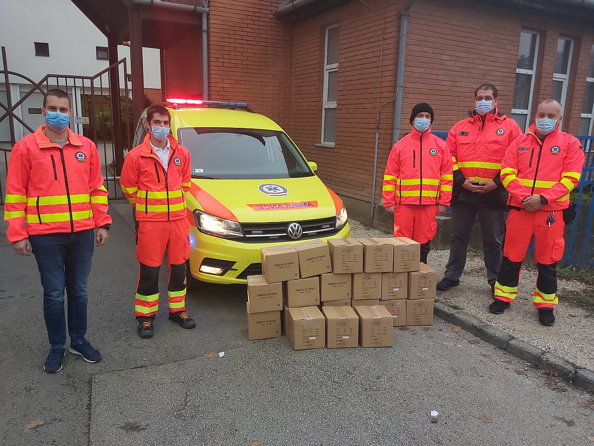 Ózongenerátorokat ajándékozott a VIDEOTON az OMSZ Fejér megyei mentőállomásainak
